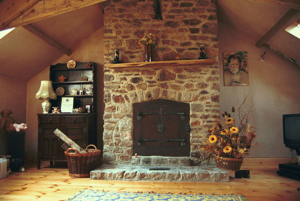 Enclosed fireplaces. (1988 -2004)